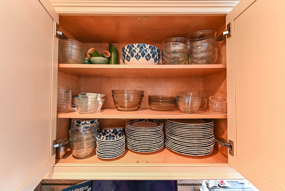 Large Traditional Cream White Kitchen with Granite Island