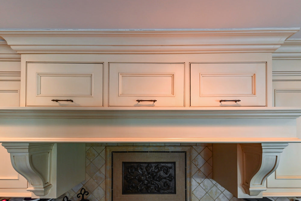 Large Traditional Cream White Kitchen with Granite Island