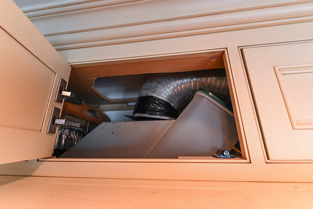 Large Traditional Cream White Kitchen with Granite Island