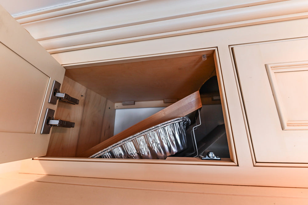 Large Traditional Cream White Kitchen with Granite Island