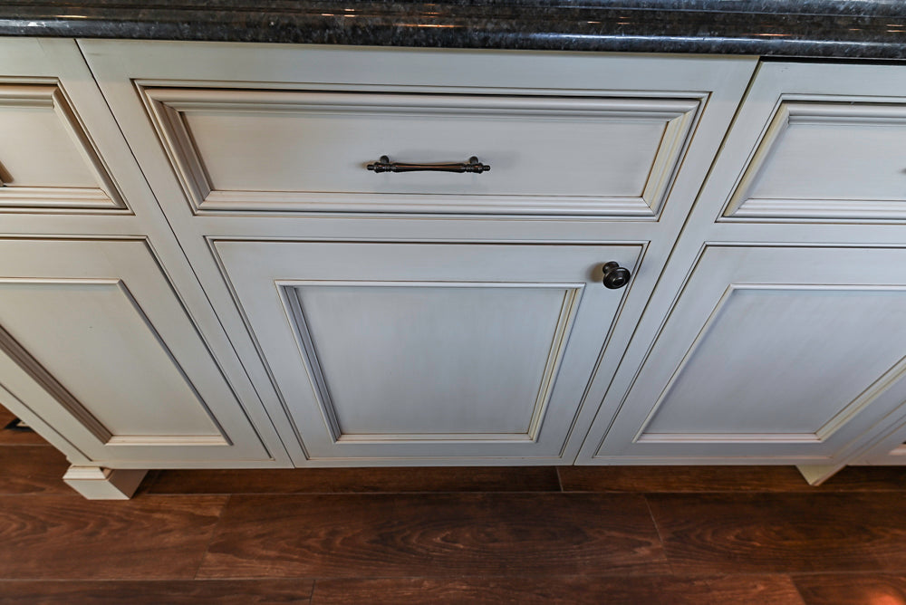 Large Traditional Cream White Kitchen with Granite Island