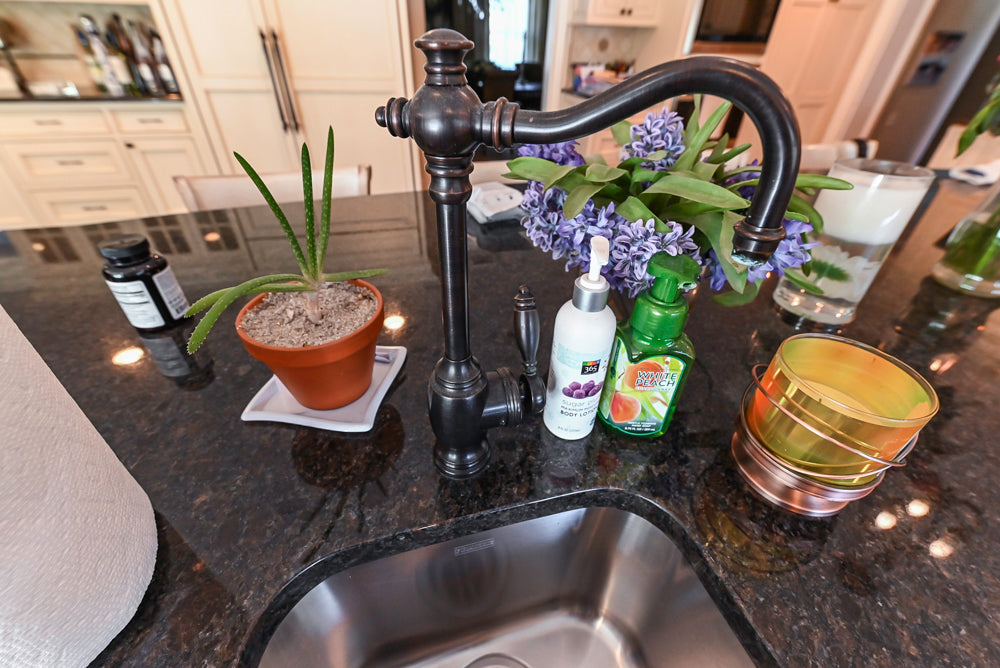 Large Traditional Cream White Kitchen with Granite Island