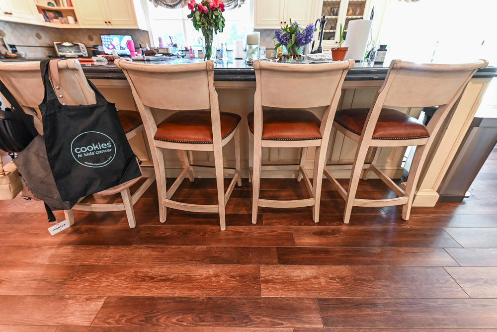 Large Traditional Cream White Kitchen with Island, Granite Countertops and Appliances