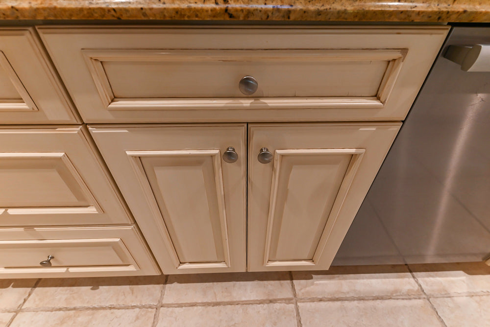 Superior Woodcraft Traditional Cream Kitchen with Island & Butler's Pantry