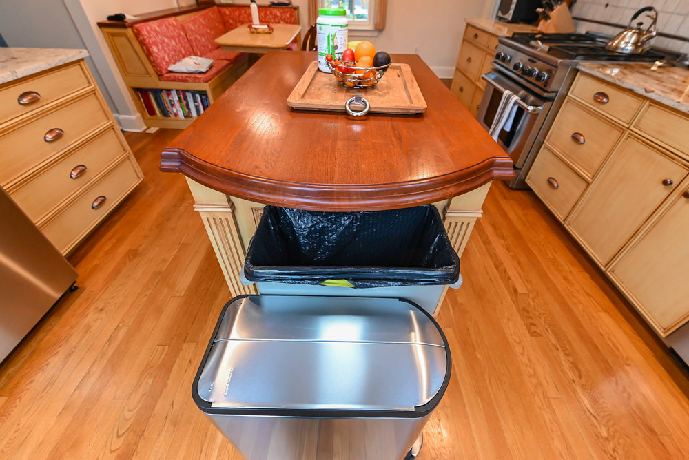 Traditional Light Brown Kitchen with Island, Appliances & Breakfast Area