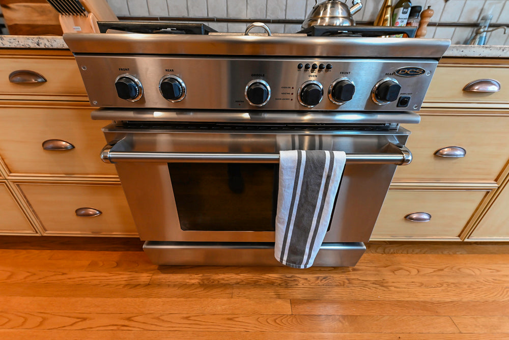 Traditional Light Brown Kitchen with Island, Appliances & Breakfast Area