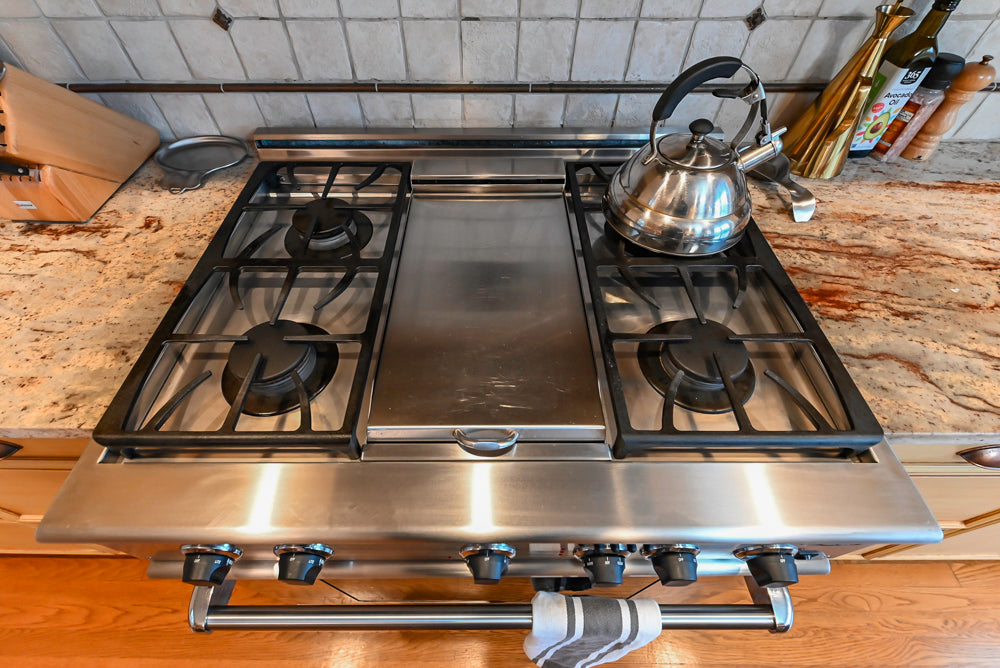 Traditional Light Brown Kitchen with Island, Appliances & Breakfast Area