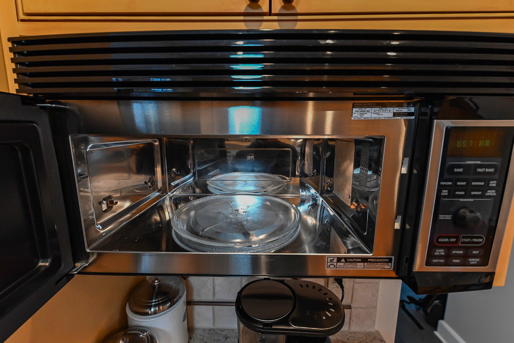 Traditional Light Brown Kitchen with Island, Appliances & Breakfast Area