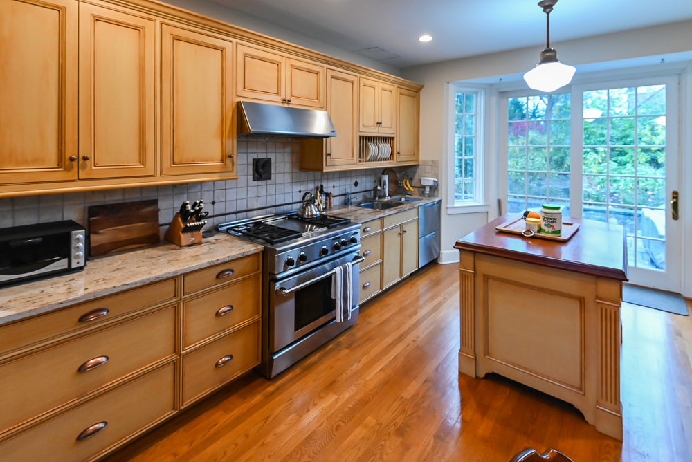 Traditional Light Brown Kitchen with Island, Appliances & Breakfast Area