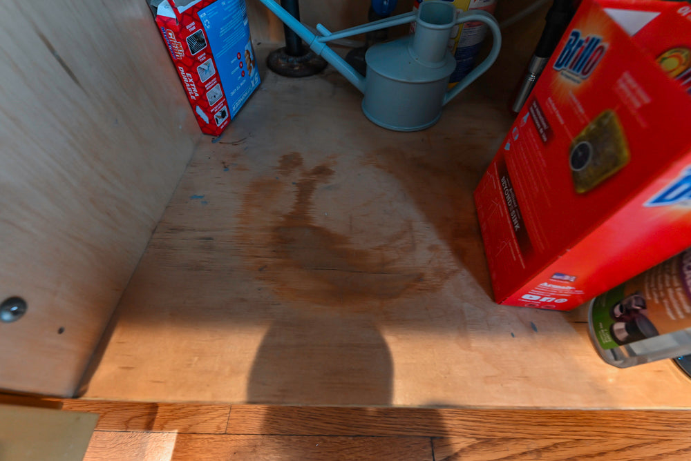 Traditional Light Brown Kitchen with Island, Appliances & Breakfast Area