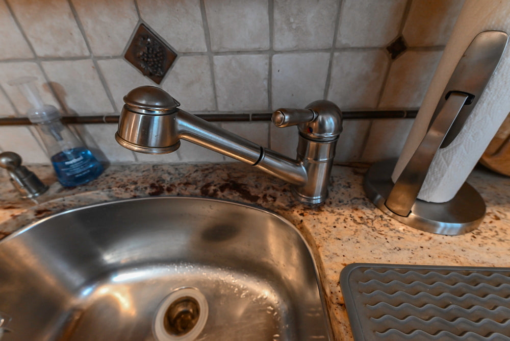 Traditional Light Brown Kitchen with Island, Appliances & Breakfast Area