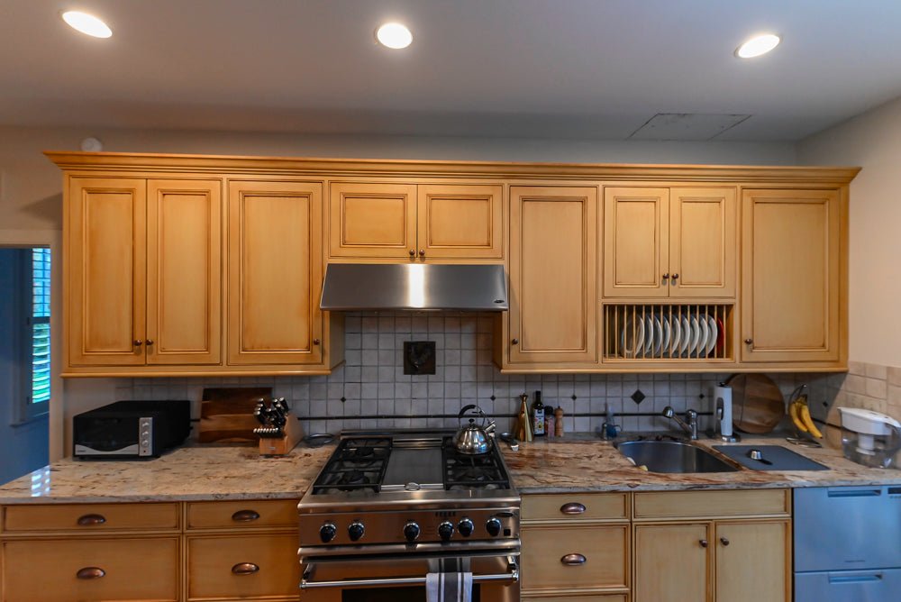 Traditional Light Brown Kitchen with Island, Appliances & Breakfast Area