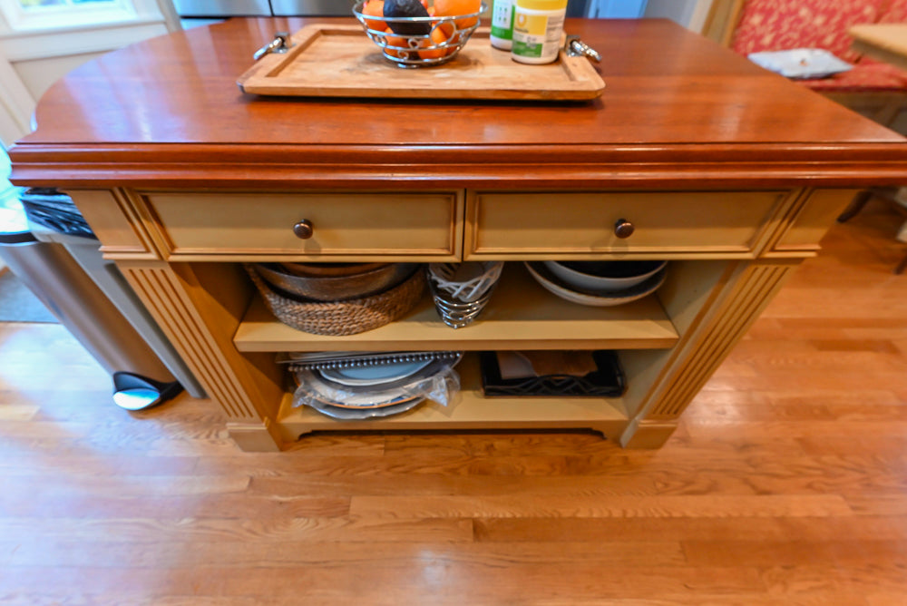 Traditional Light Brown Kitchen with Island, Appliances & Breakfast Area