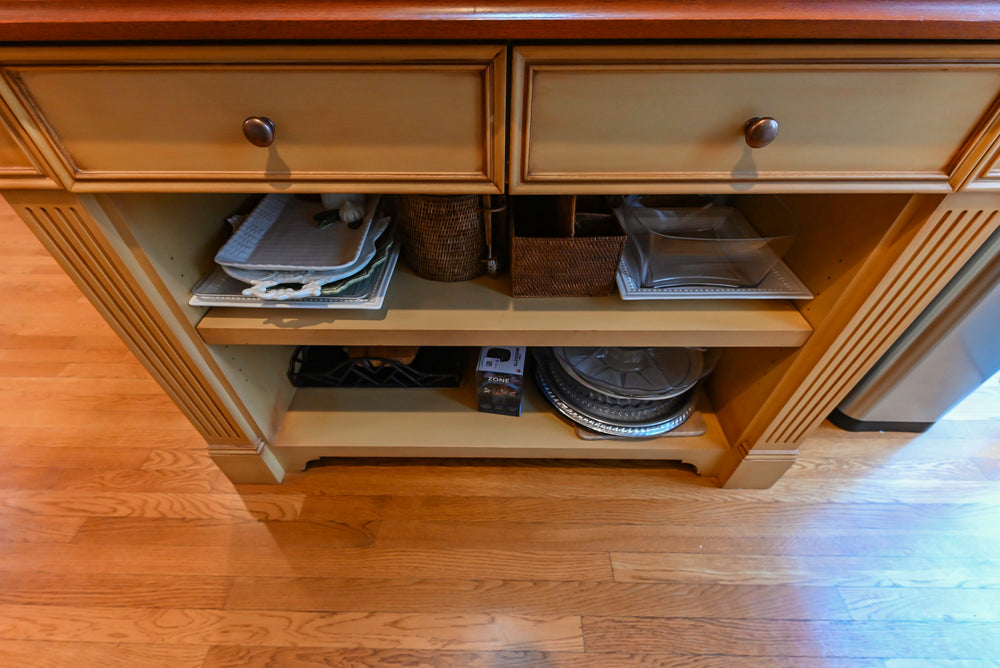 Traditional Light Brown Kitchen with Island, Appliances & Breakfast Area