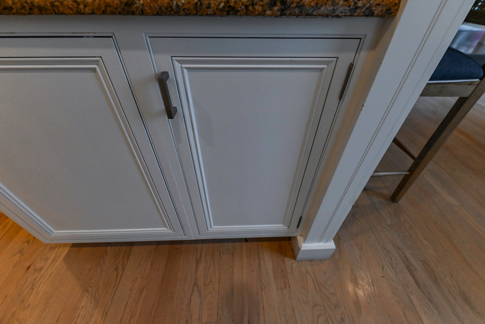 Traditional White Kitchen with Island, Granite Countertops & High-End Appliances