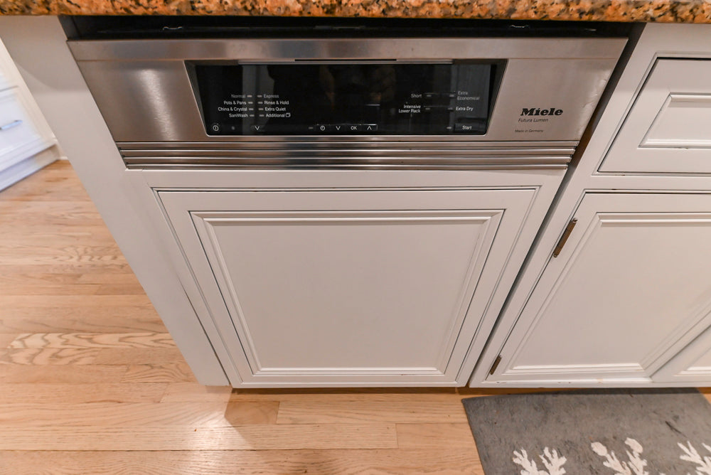 Traditional White Kitchen with Island, Granite Countertops & High-End Appliances