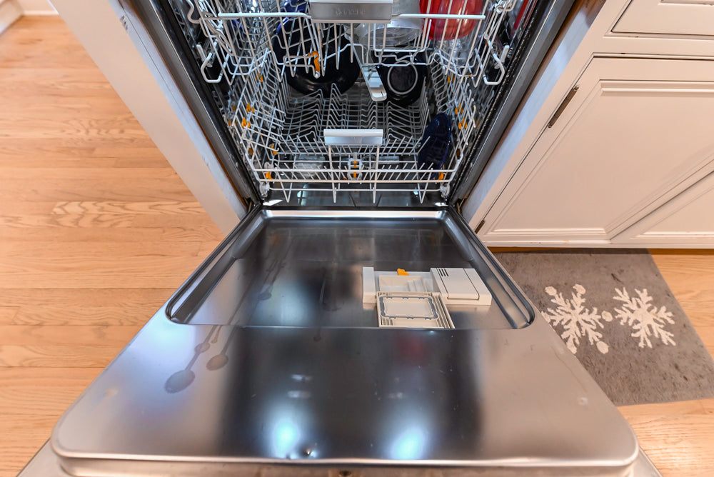 Traditional White Kitchen with Island, Granite Countertops & High-End Appliances