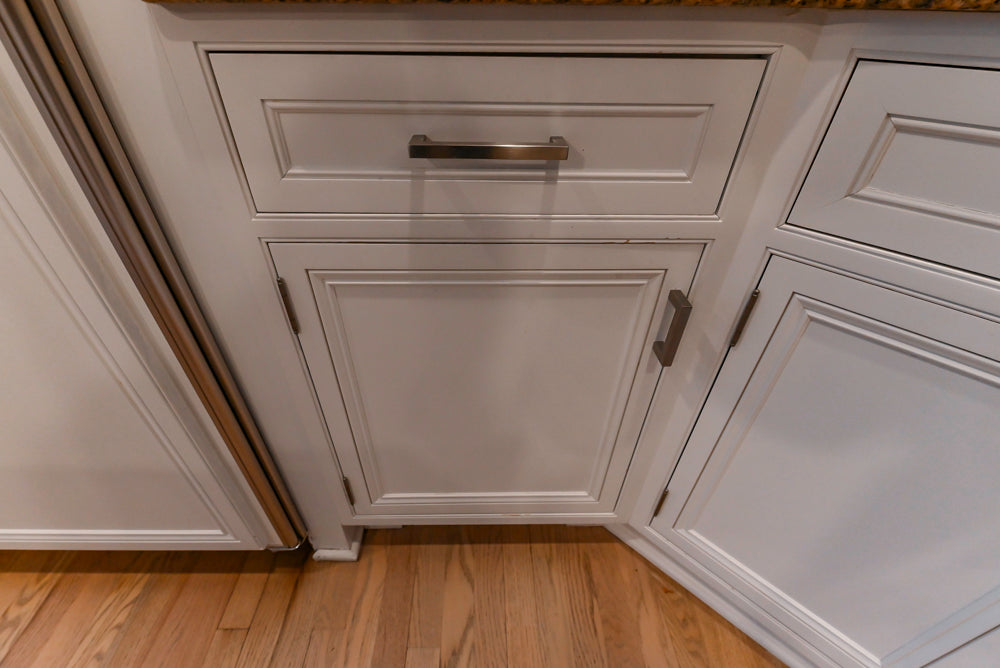 Traditional White Kitchen with Island, Granite Countertops & High-End Appliances