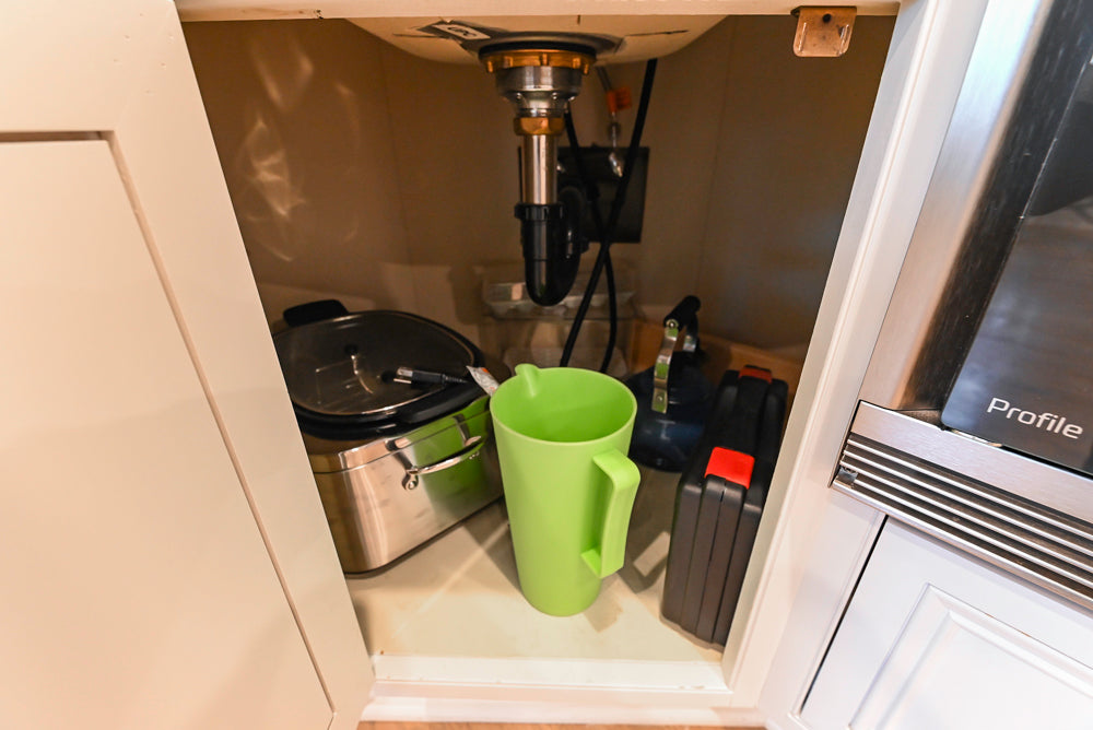 Traditional White Kitchen with Island, Granite Countertops & High-End Appliances