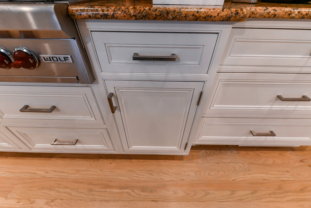 Traditional White Kitchen with Island, Granite Countertops & High-End Appliances