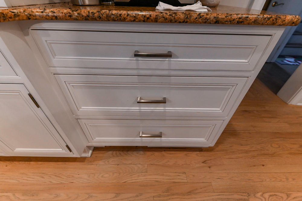 Traditional White Kitchen with Island, Granite Countertops & High-End Appliances