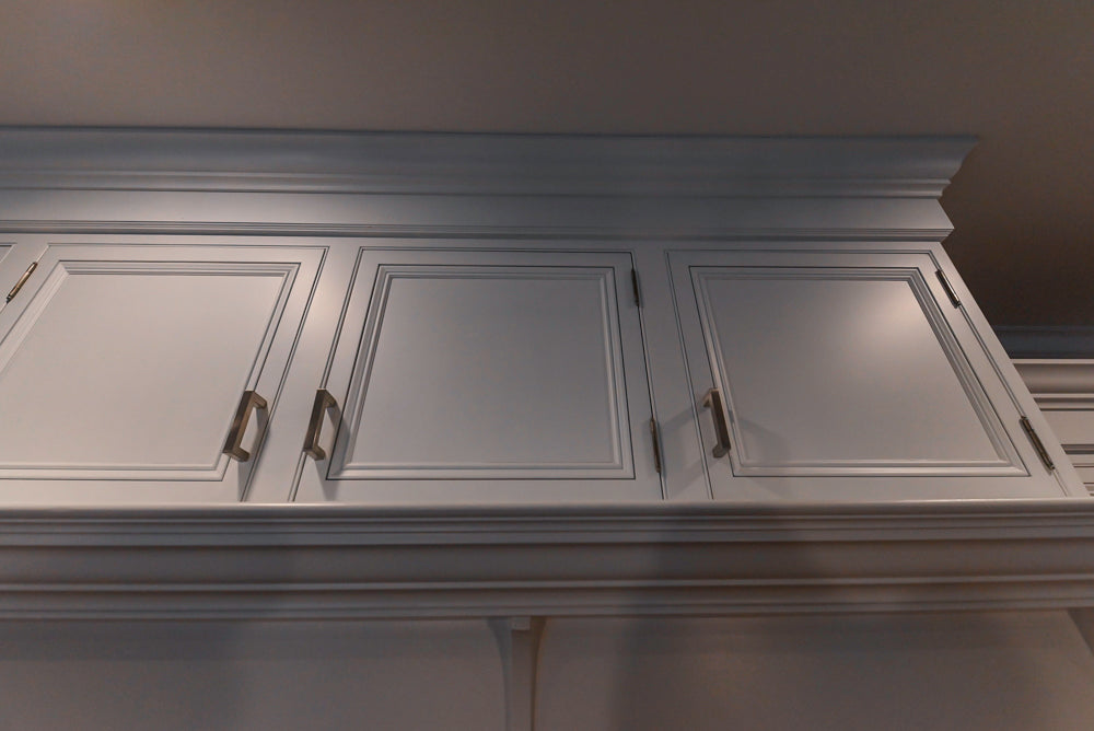 Traditional White Kitchen with Island, Granite Countertops & High-End Appliances