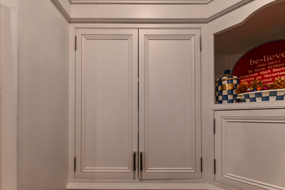 Traditional White Kitchen with Island, Granite Countertops & High-End Appliances