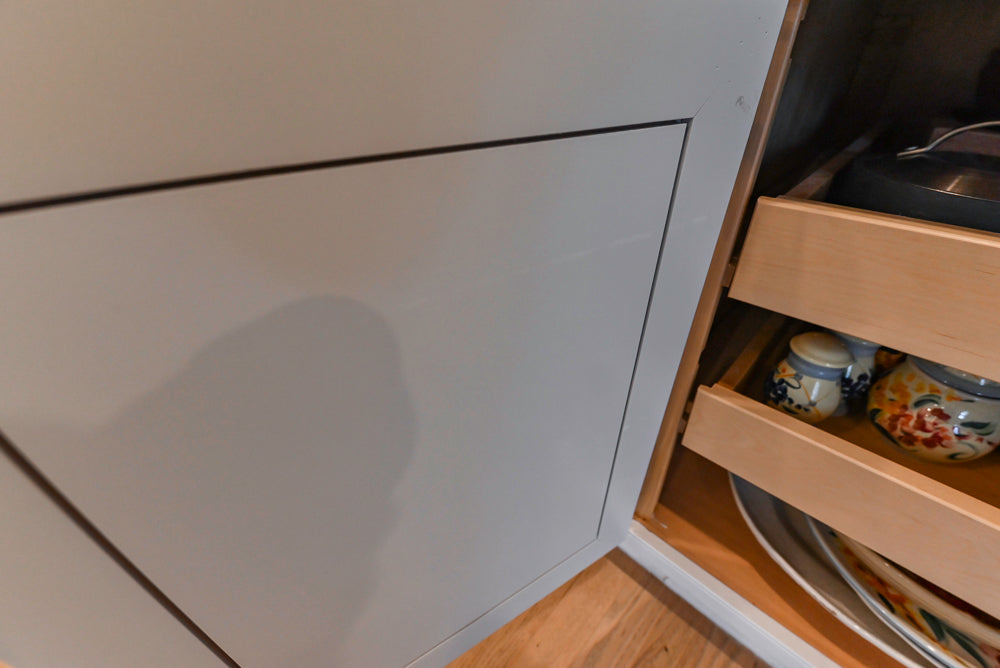 Traditional White Kitchen with Island, Granite Countertops & High-End Appliances