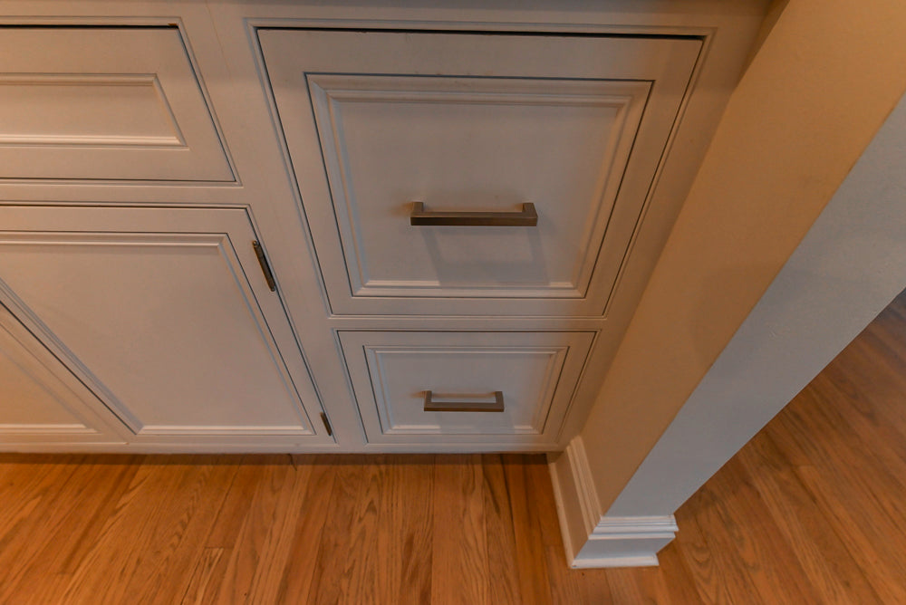Traditional White Kitchen with Island, Granite Countertops & High-End Appliances