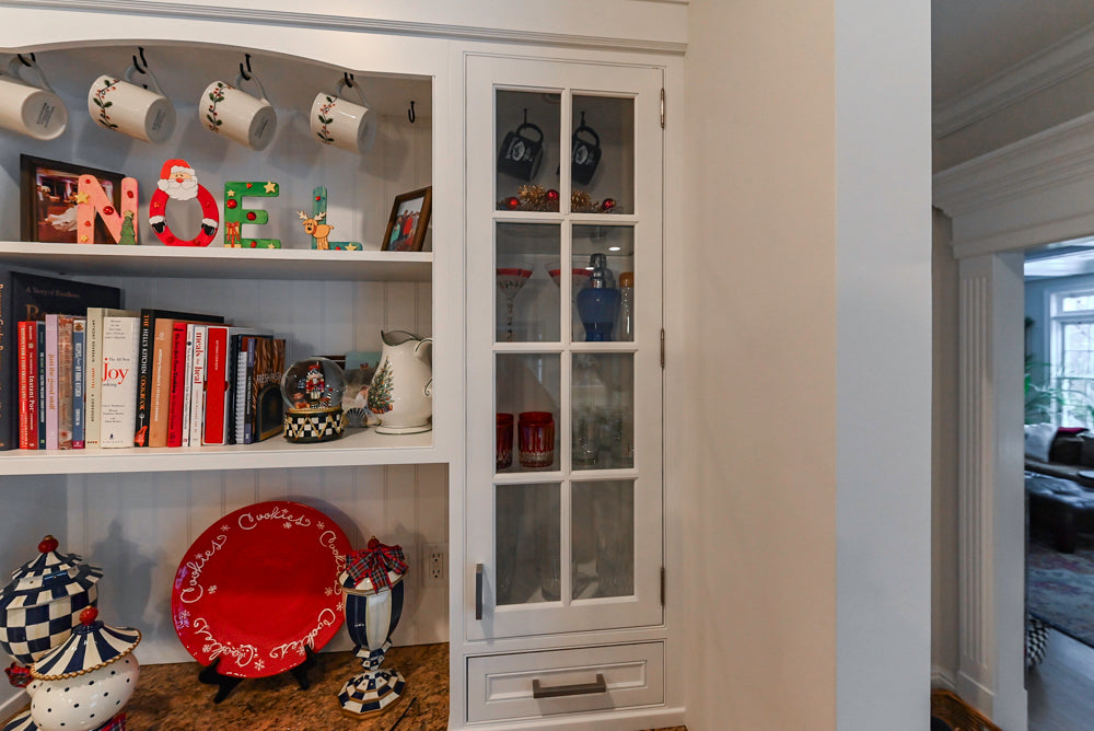 Traditional White Kitchen with Island, Granite Countertops & High-End Appliances