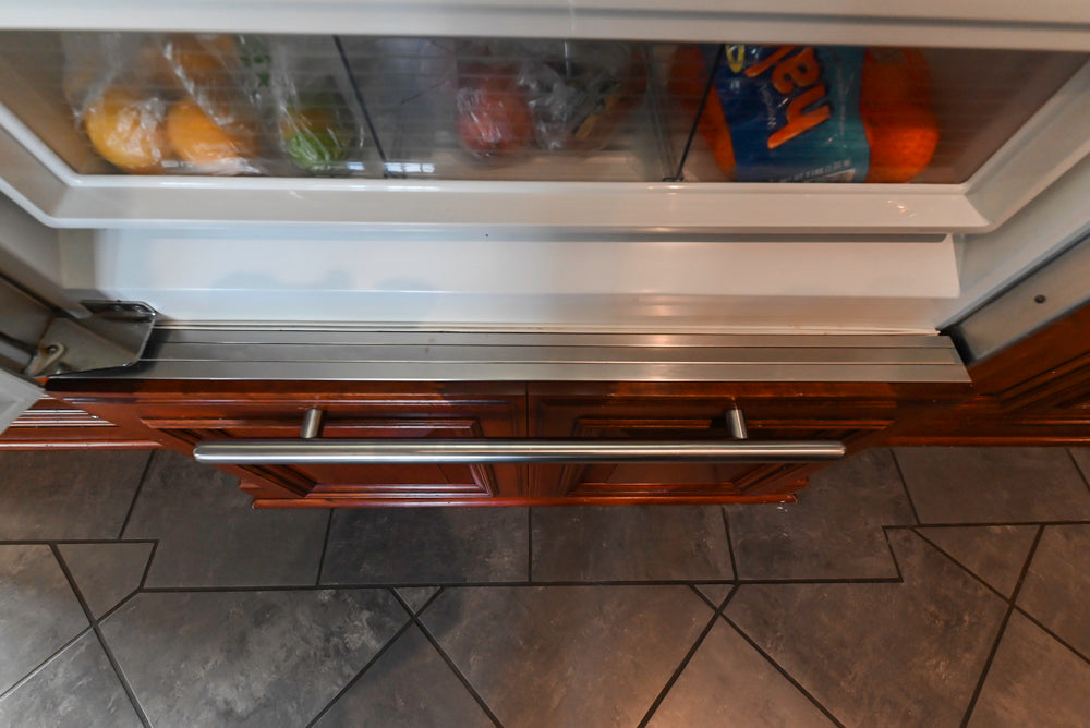 Wood-Mode Traditional Wooden Kitchen with Island, Granite Countertops & Luxe Appliances