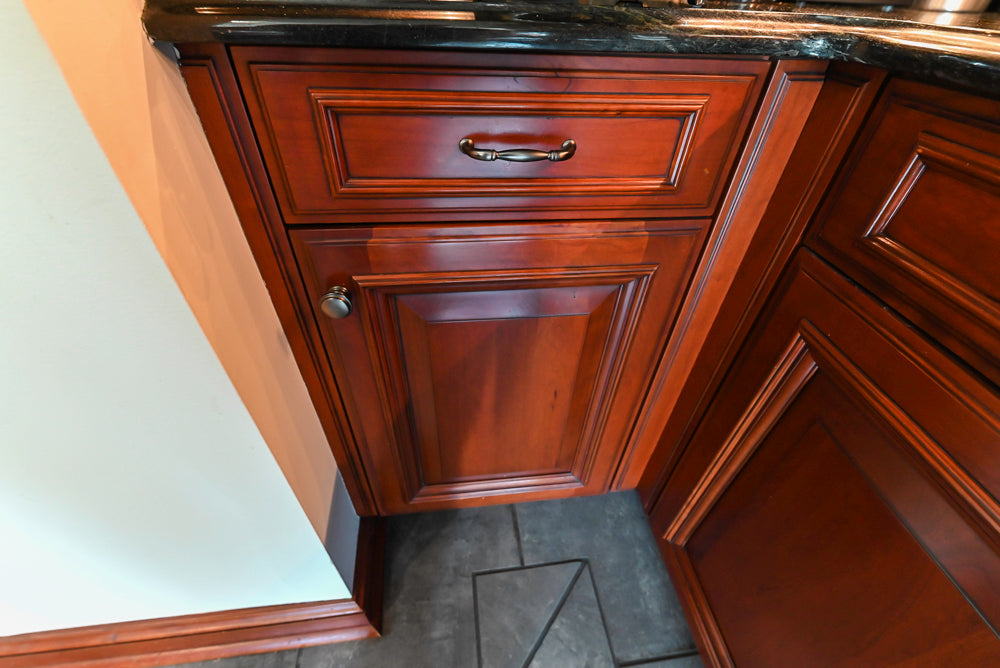 Wood-Mode Traditional Wooden Kitchen with Island, Granite Countertops & Luxe Appliances