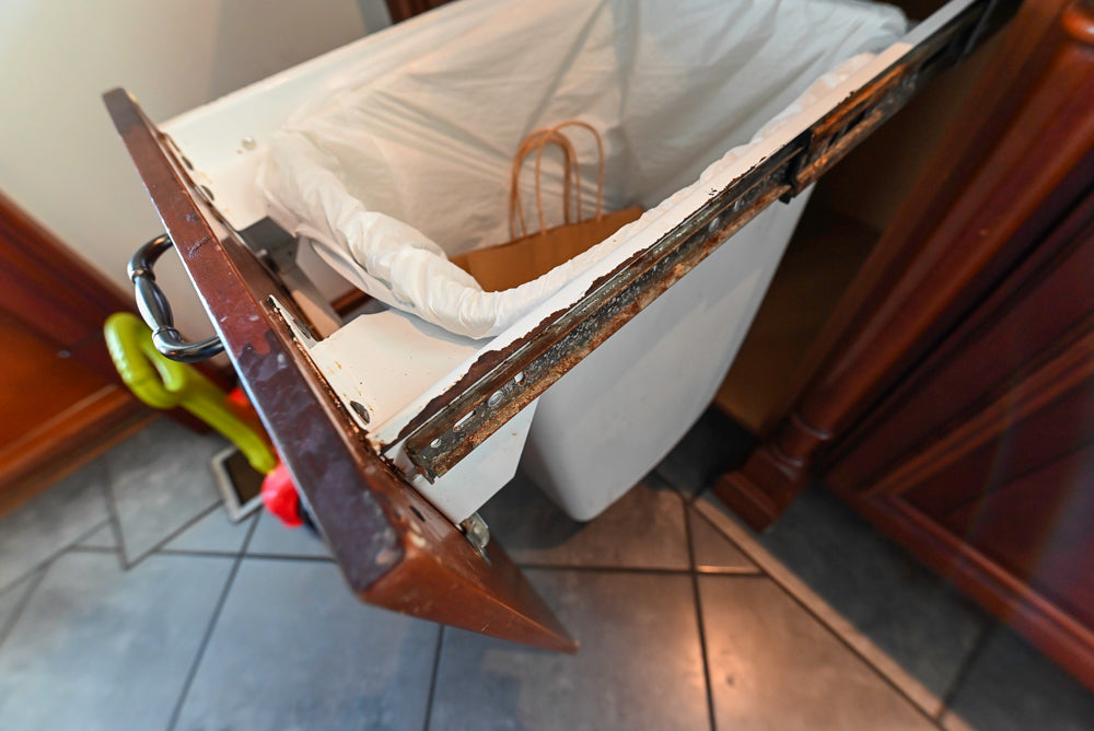 Wood-Mode Traditional Wooden Kitchen with Island, Granite Countertops & Luxe Appliances