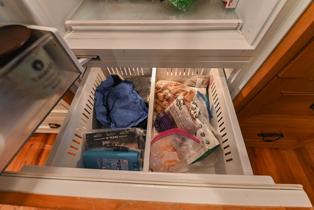 Wentworth Traditional Kitchen with Island & Granite Countertops