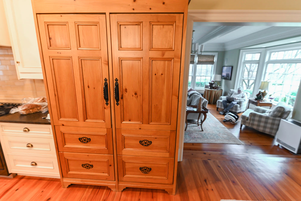 Wentworth Traditional Kitchen with Island & Granite Countertops