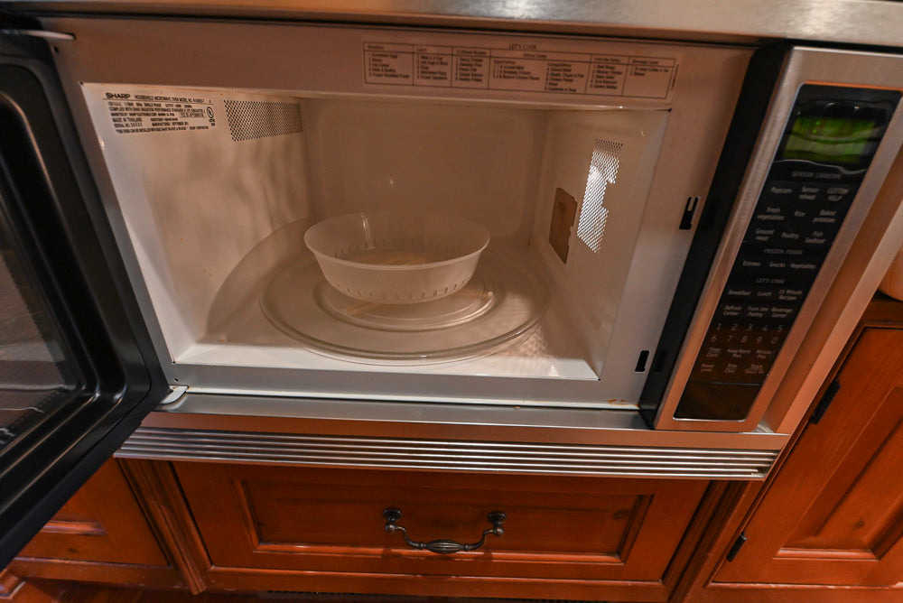Wentworth Traditional Kitchen with Island & Granite Countertops