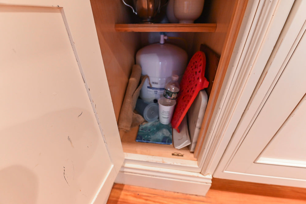 Wentworth Traditional Kitchen with Island & Granite Countertops