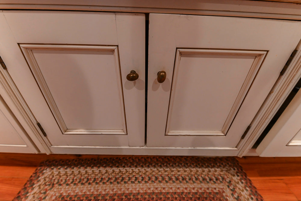 Wentworth Traditional Kitchen with Island & Granite Countertops