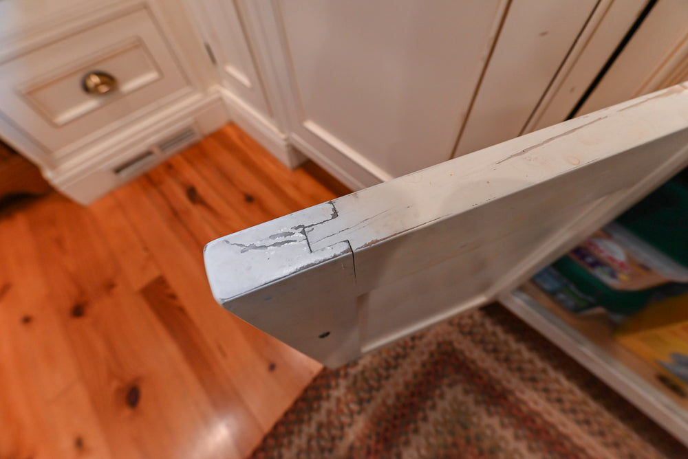 Wentworth Traditional Kitchen with Island & Granite Countertops