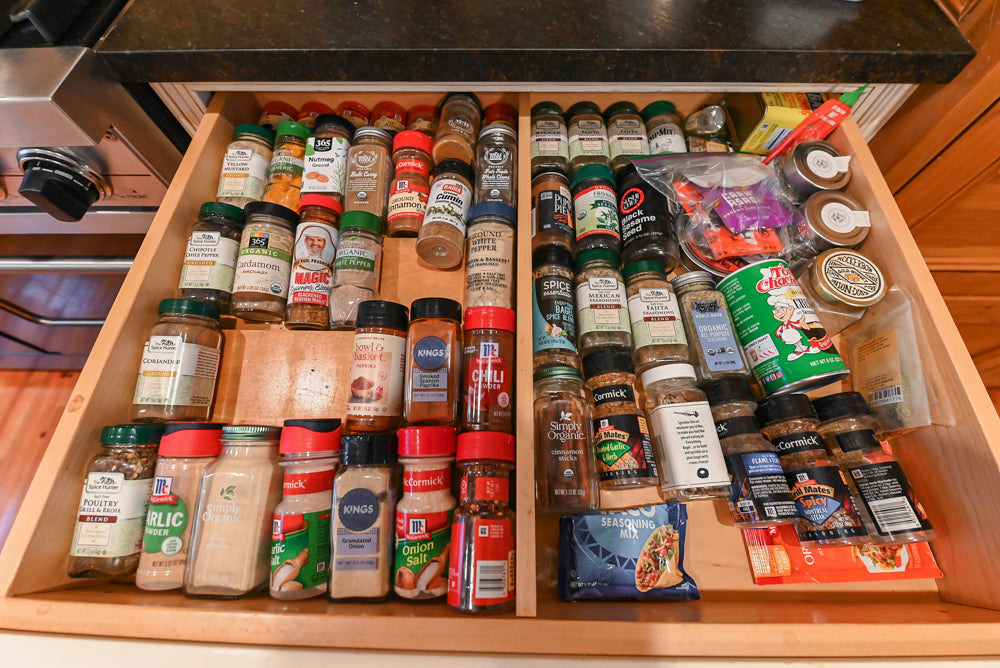 Wentworth Traditional Kitchen with Island & Granite Countertops