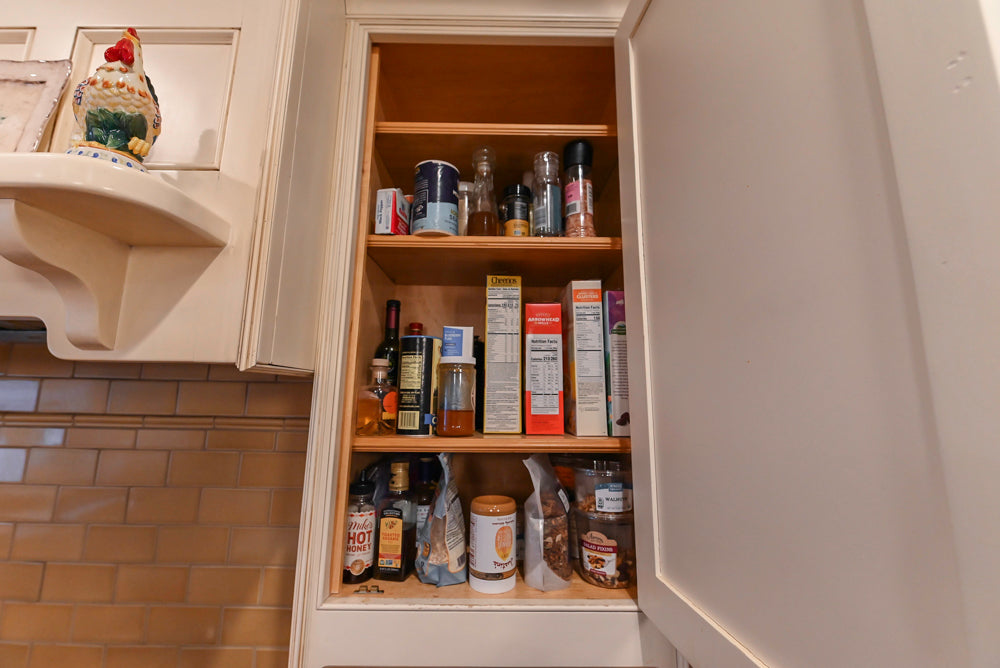 Wentworth Traditional Kitchen with Island & Granite Countertops