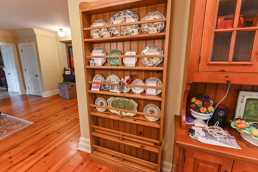Wentworth Traditional Kitchen with Island & Granite Countertops