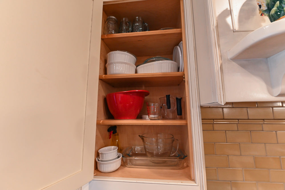 Wentworth Traditional Kitchen with Island & Granite Countertops