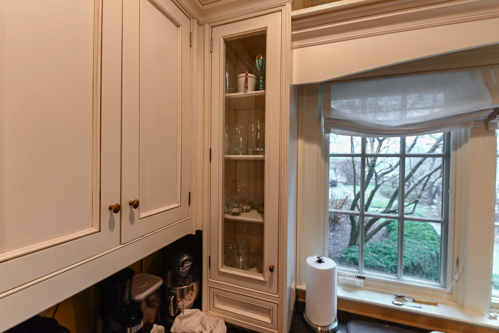 Wentworth Traditional Kitchen with Island & Granite Countertops
