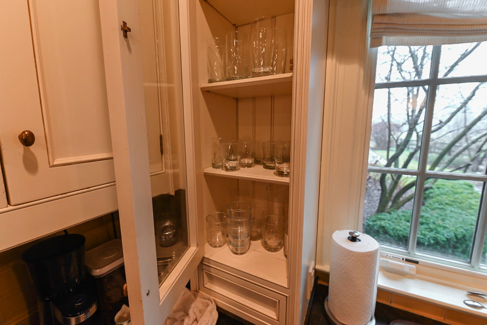 Wentworth Traditional Kitchen with Island & Granite Countertops