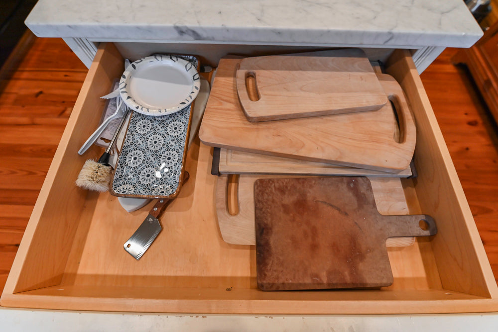Wentworth Traditional Kitchen with Island & Granite Countertops