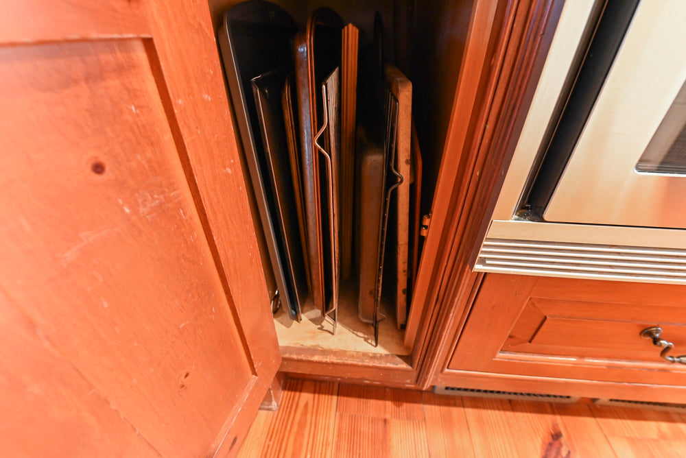 Wentworth Traditional Kitchen with Island & Granite Countertops