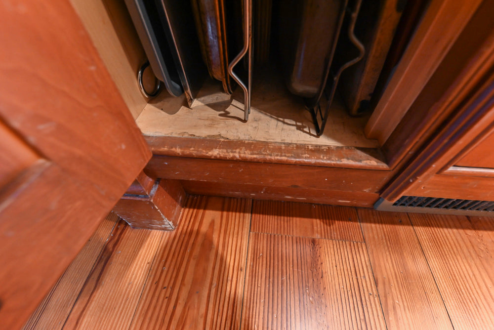 Wentworth Traditional Kitchen with Island & Granite Countertops