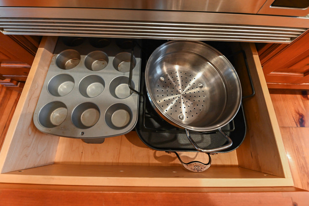 Wentworth Traditional Kitchen with Island & Granite Countertops