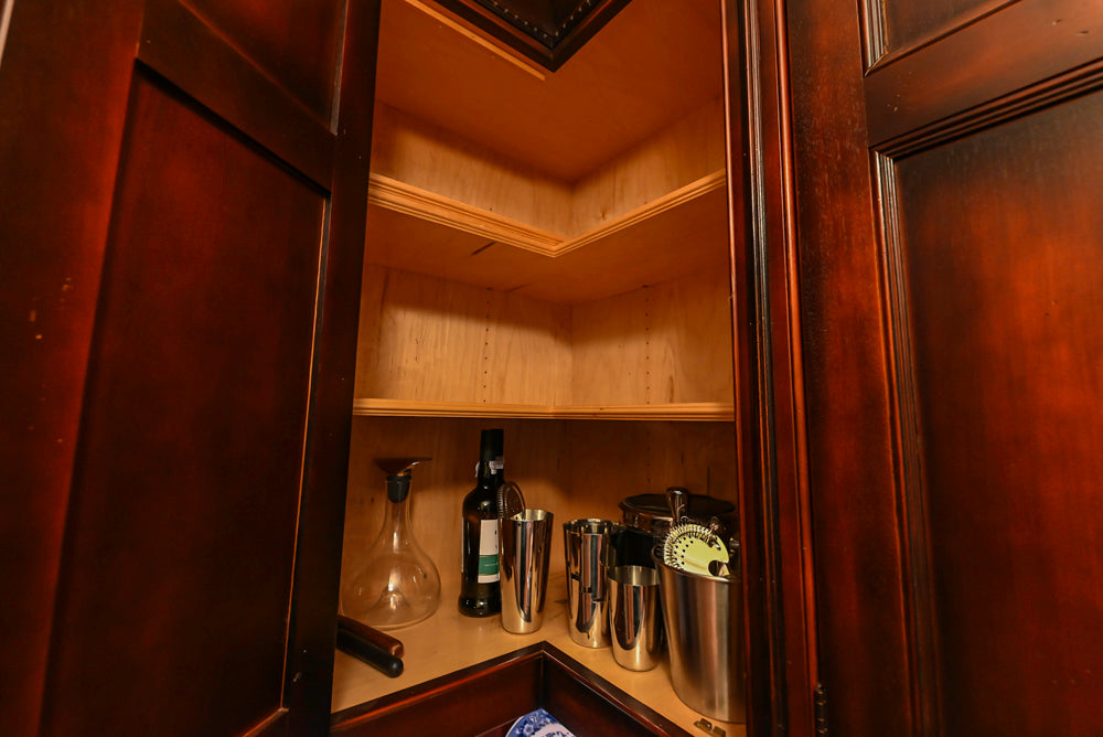 Wentworth Traditional Butler's Pantry with Quartz Countertops